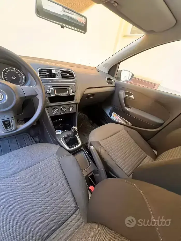 Usata VW Polo 69 CV (50 kW) 2013 Grigio Utilitaria