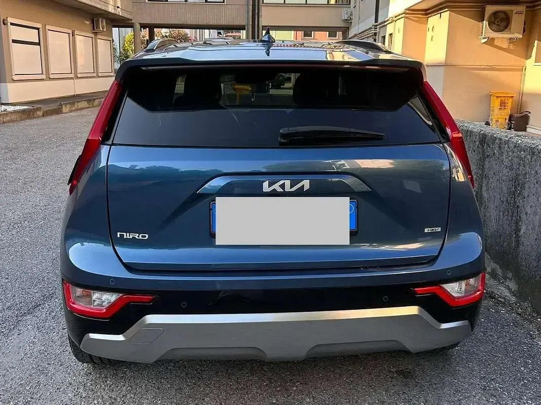 Usata Kia Niro Style 92 CV (67 kW) 2024 Blu/azzurro SUV