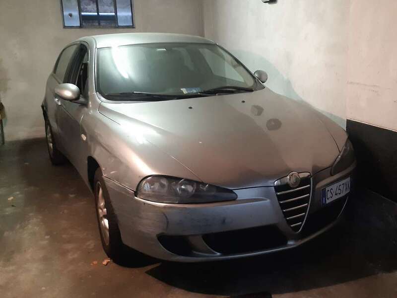 Usato 2005 Alfa Romeo 147 1.9 Diesel 116 CV (3.000 €)