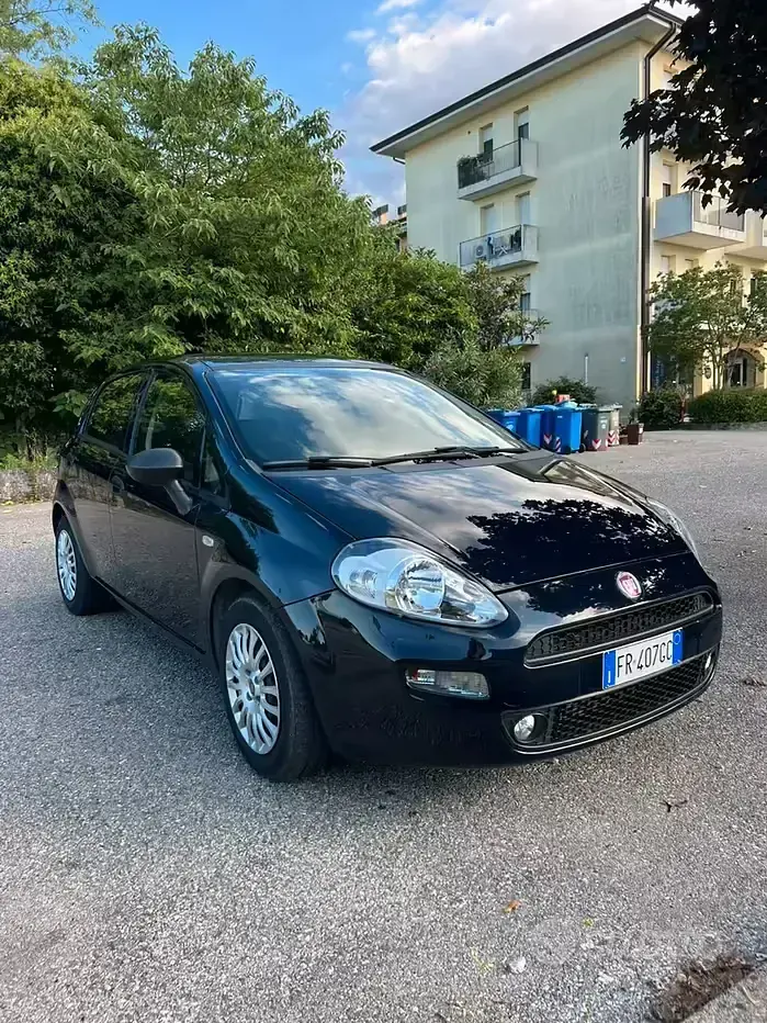 Usata Fiat Punto 95 CV (69 kW) 2018 Blu Utilitaria