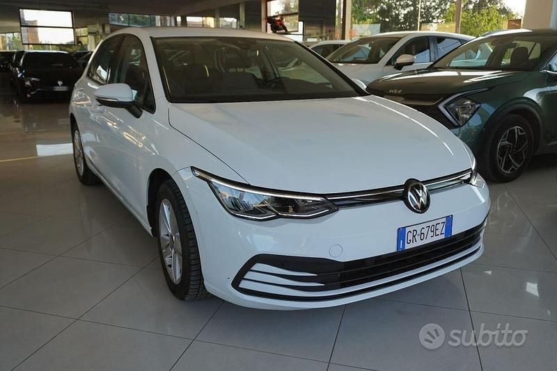 Usata VW Golf VIII Life 110 CV (80 kW) 2023 Bianco Berlina