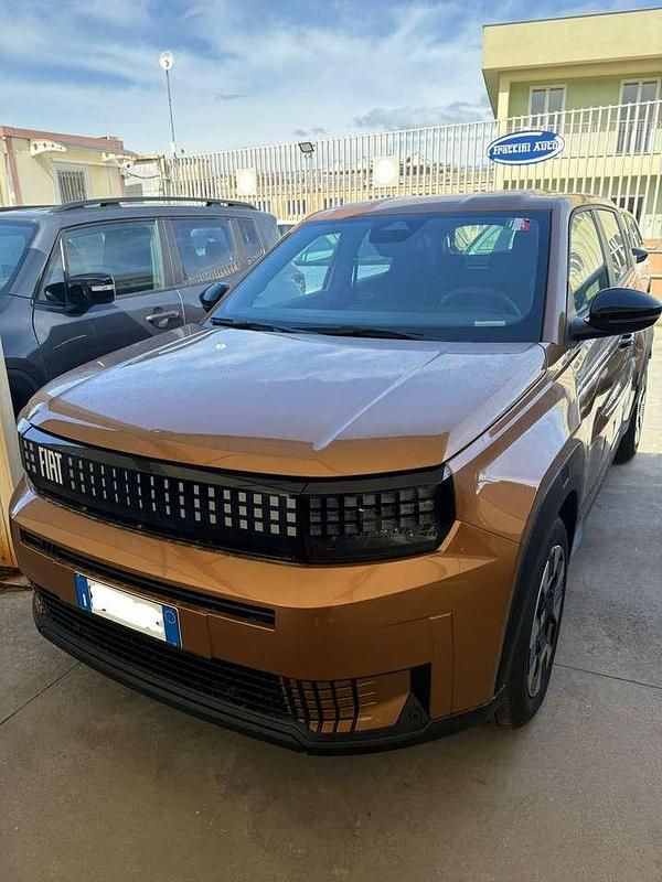 Nuova Fiat Grande Panda Business 101 CV (74 kW) 2025 Arancione Utilitaria