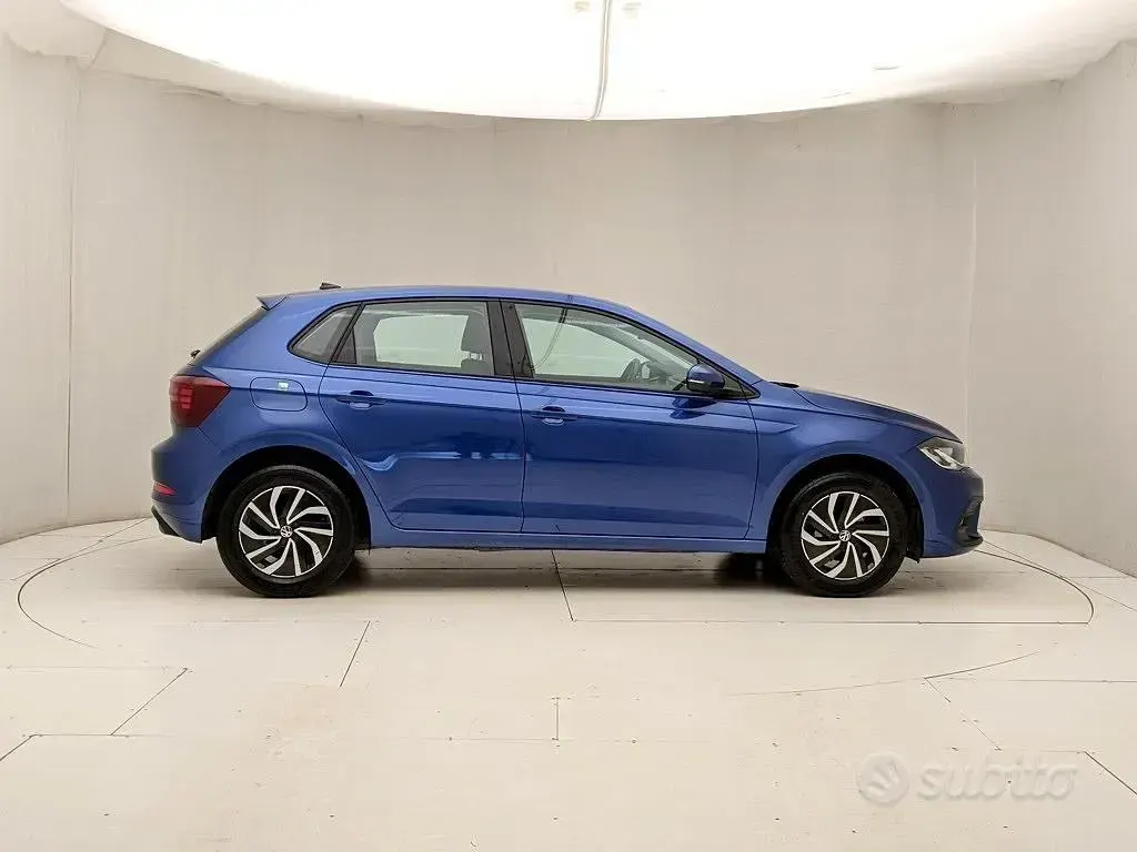 Usata VW Polo Life 95 CV (69 kW) 2025 Blu Utilitaria