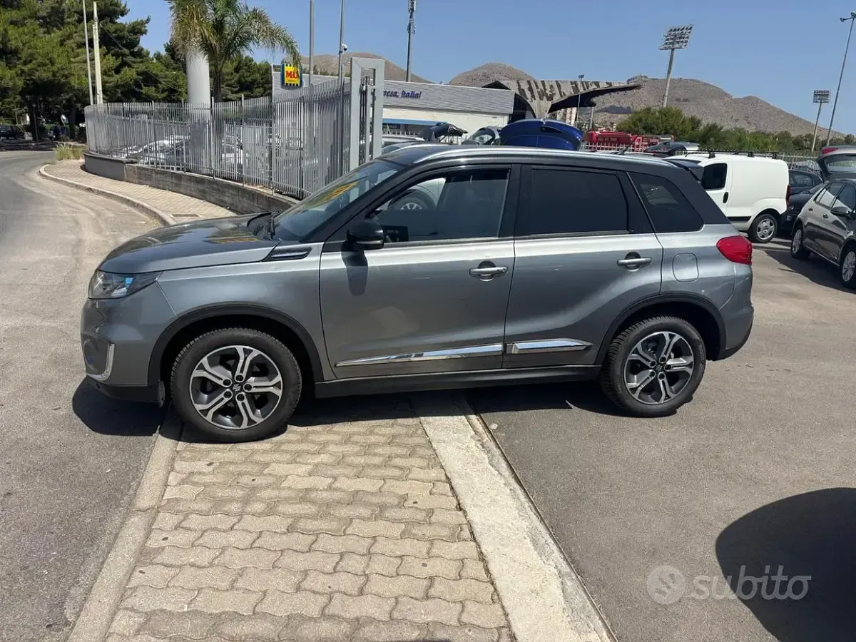 Usata Suzuki Vitara 120 CV (88 kW) 2017 Grigio SUV