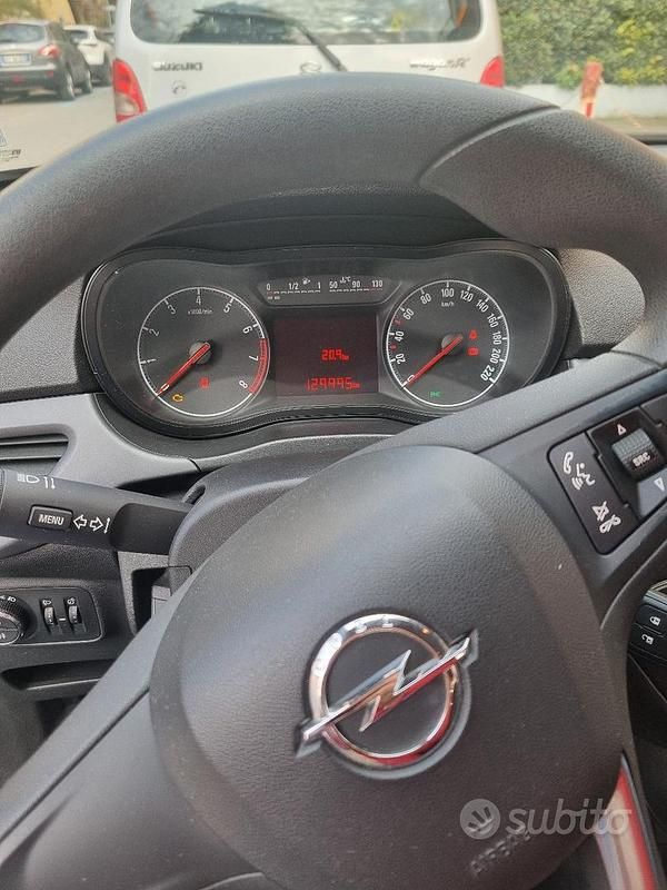 Usata Opel Corsa 90 CV (66 kW) 2016 Nero Utilitaria