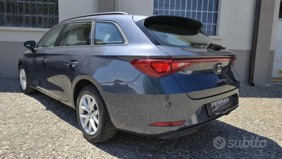 Usata Seat Leon Business 110 CV (80 kW) 2023 Grigio Station wagon