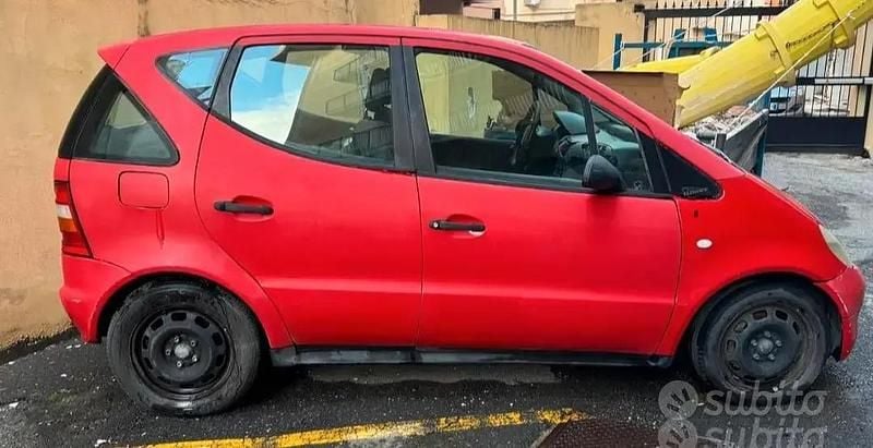 Usata Mercedes A140 82 CV (60 kW) 2000 Rosso Utilitaria