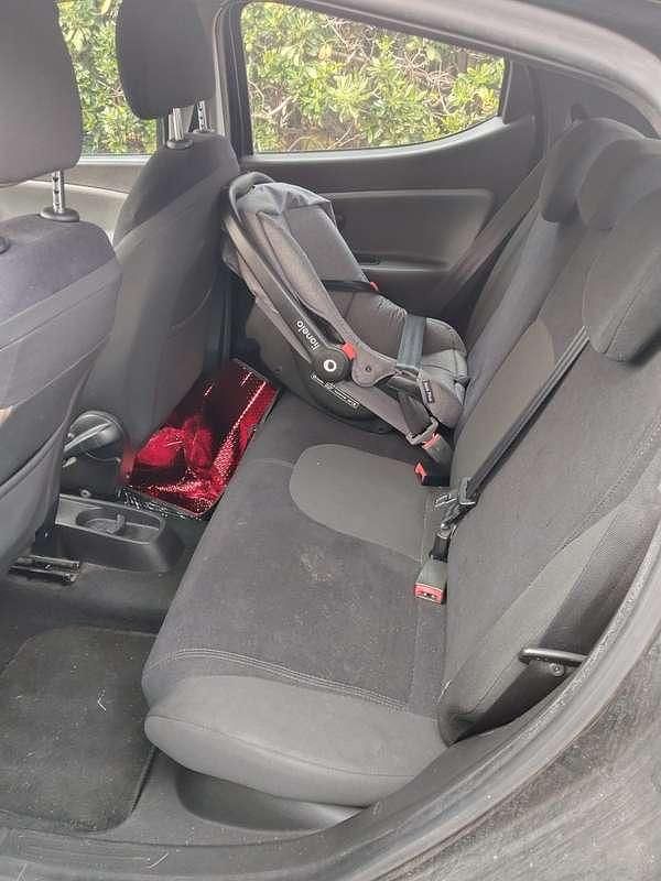 Usata Lancia Ypsilon Silver 69 CV (50 kW) 2013 Nero Utilitaria