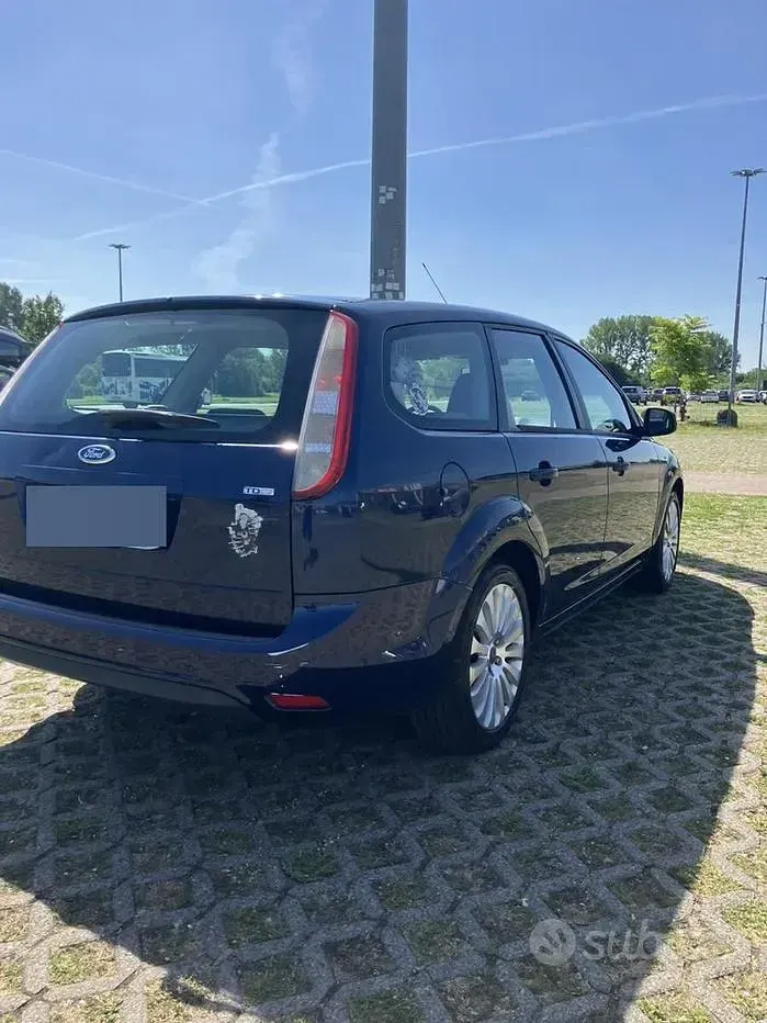 Usata Ford Focus Titanium 109 CV (80 kW) 2011 Bluazzurro Station wagon