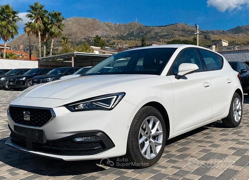 Bianco Usata 2022 Seat Leon Style Tre volumi | 16.900 € (Ottimo prezzo) - Immagine 1/4