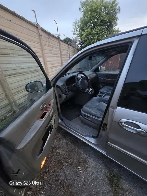 Usata Kia Carnival EX 144 CV (105 kW) 2005 Monovolume