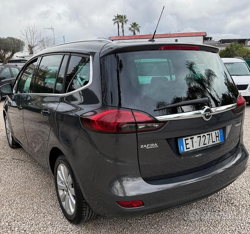 Usata Opel Zafira Tourer 130 CV (95 kW) 2013 Grigio Monovolume