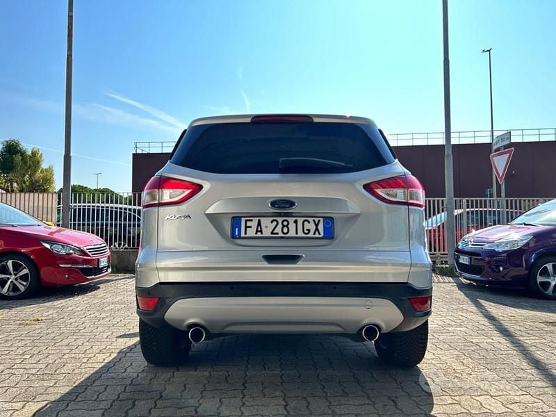 Usata Ford Kuga 149 CV (109 kW) 2015 Grigio SUV