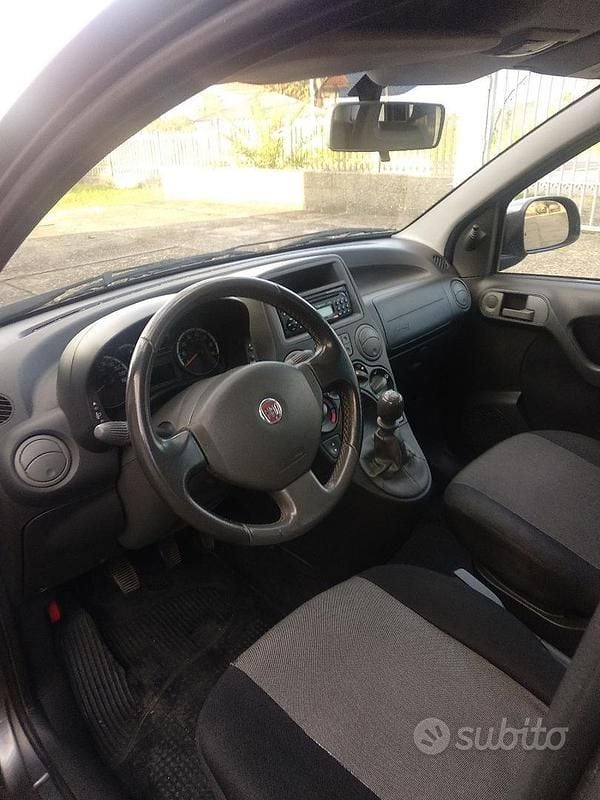 Usata Fiat Panda 75 CV (55 kW) 2011 Grigio Utilitaria