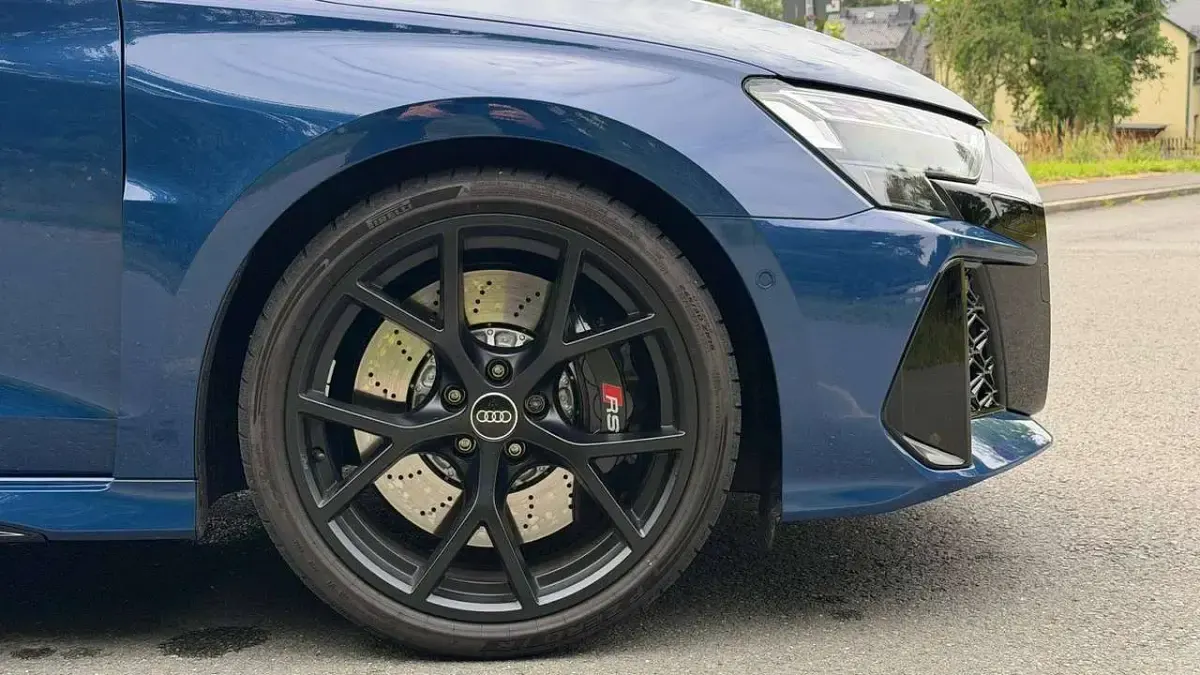 Usata Audi RS3 Ambiente 400 CV (294 kW) 2026 Blu/azzurro Berlina
