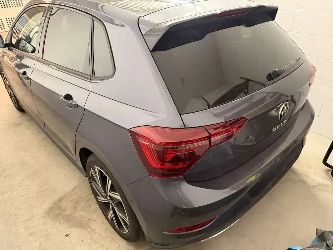 Usata VW Polo R-line 95 CV (69 kW) 2023 Grigio Utilitaria