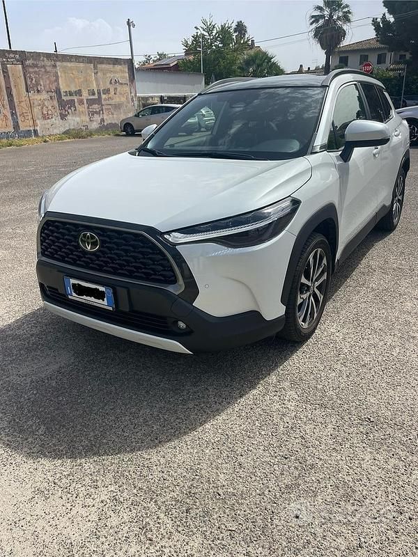 Bianco Usata 2024 Toyota Corolla Cross SUV | 34.000 € - Immagine 1/4