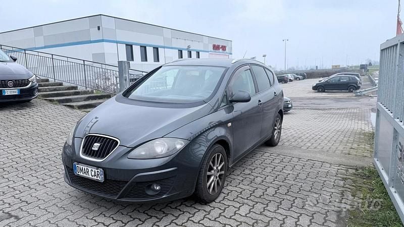 Usata Seat Altea XL 105 CV (77 kW) 2010 Grigio Monovolume