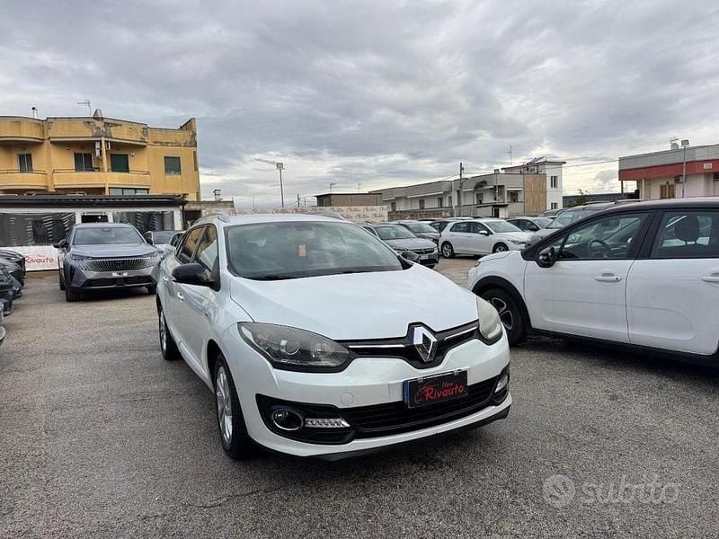 Usata Renault Mégane GrandTour LIMITED 110 CV (80 kW) 2015 Bianco Station wagon