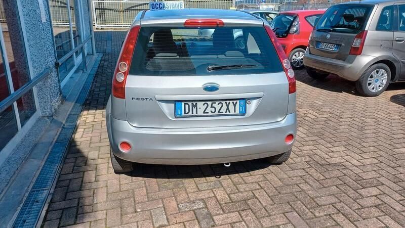 Usata Ford Fiesta 75 CV (55 kW) 2008 Grigio Utilitaria