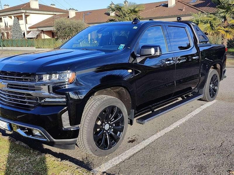 Usata Chevrolet Silverado 280 CV (205 kW) 2021 Nero SUV