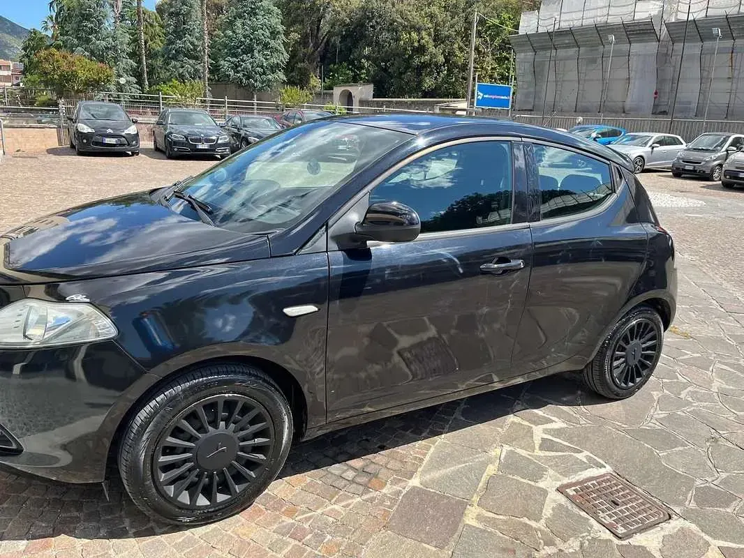 Usata Lancia Ypsilon Silver 69 CV (50 kW) 2012 Utilitaria