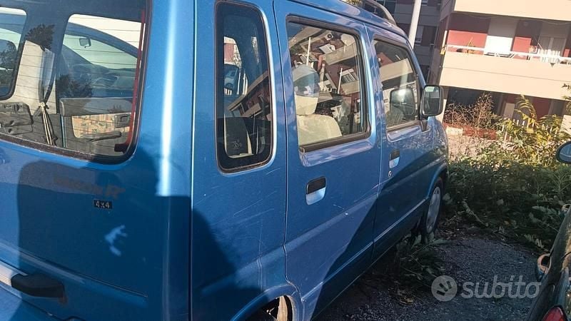 Usata Suzuki Wagon R 2000 Blu Monovolume