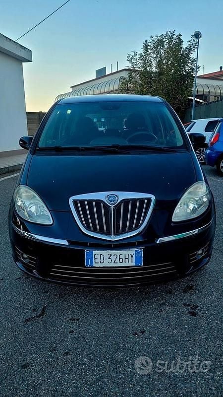 Usata Lancia Musa 77 CV (56 kW) 2011 Blu Monovolume