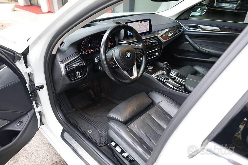 Usata BMW 530 Comfort Edition 249 CV (183 kW) 2020 Bianco / pastello Berlina