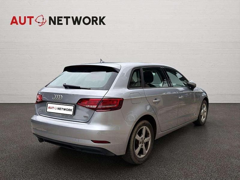 Usata Audi A3 Business 110 CV (80 kW) 2016 Argento Berlina