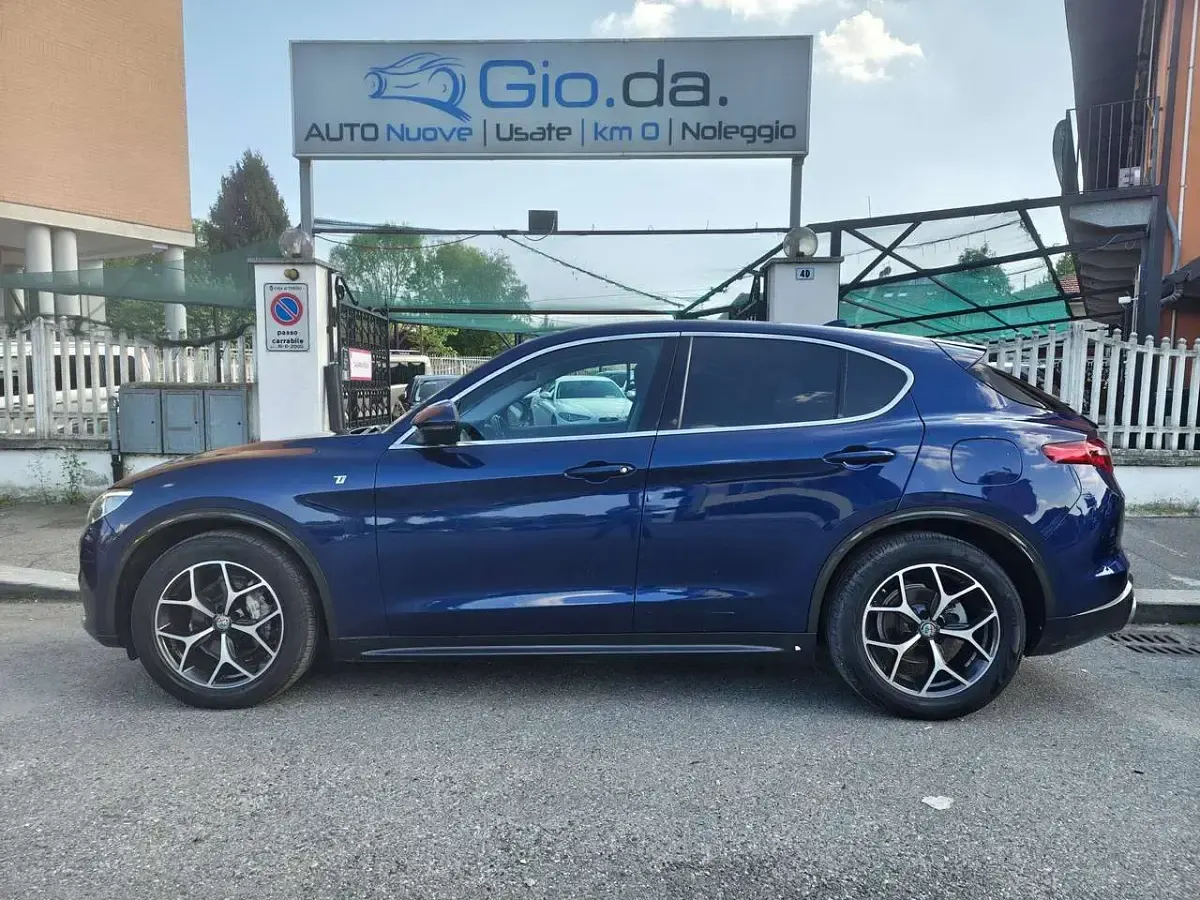 Usata Alfa Romeo Stelvio Ti 209 CV (153 kW) 2021 Blu/azzurro SUV