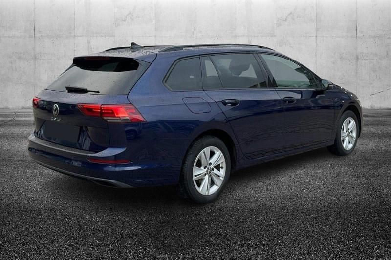 Usata VW Golf VIII Life 150 CV (110 kW) 2022 Blu metallizzato Station wagon