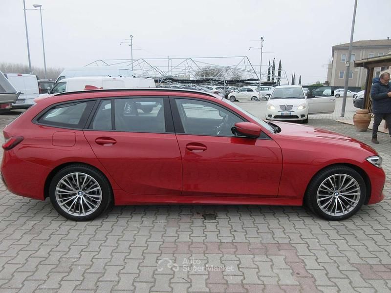 Usata BMW 320 190 CV (139 kW) 2022 Rosso Station wagon