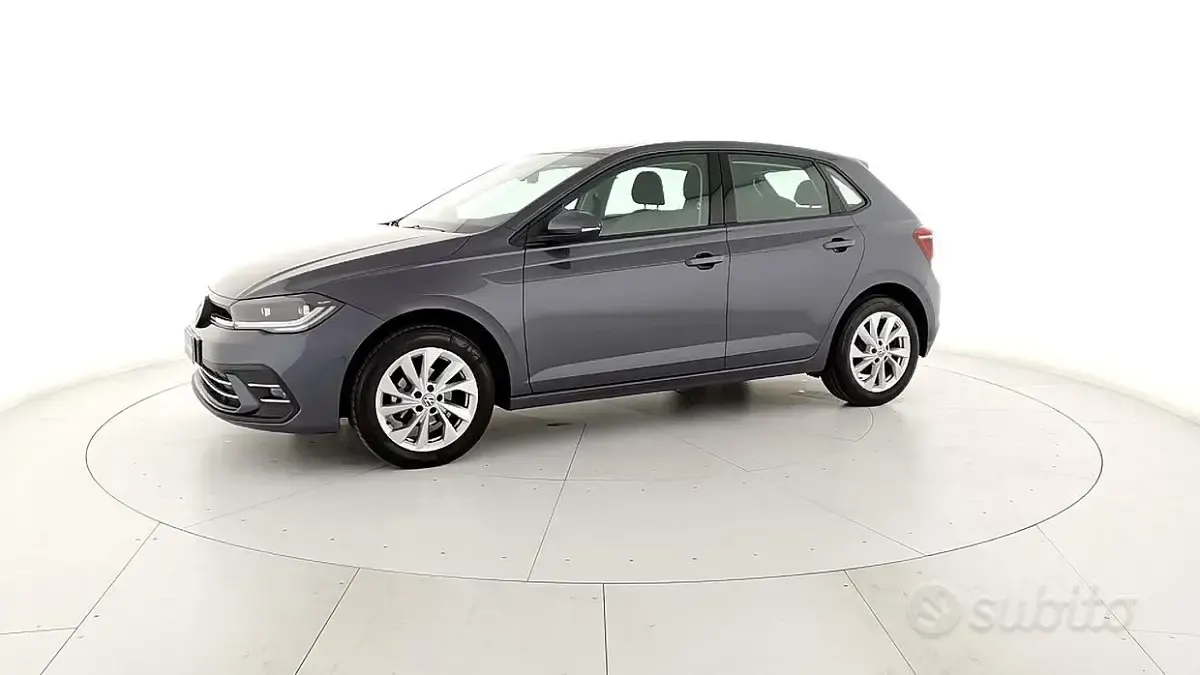 Usata VW Polo Style 95 CV (69 kW) 2024 Grigio Utilitaria