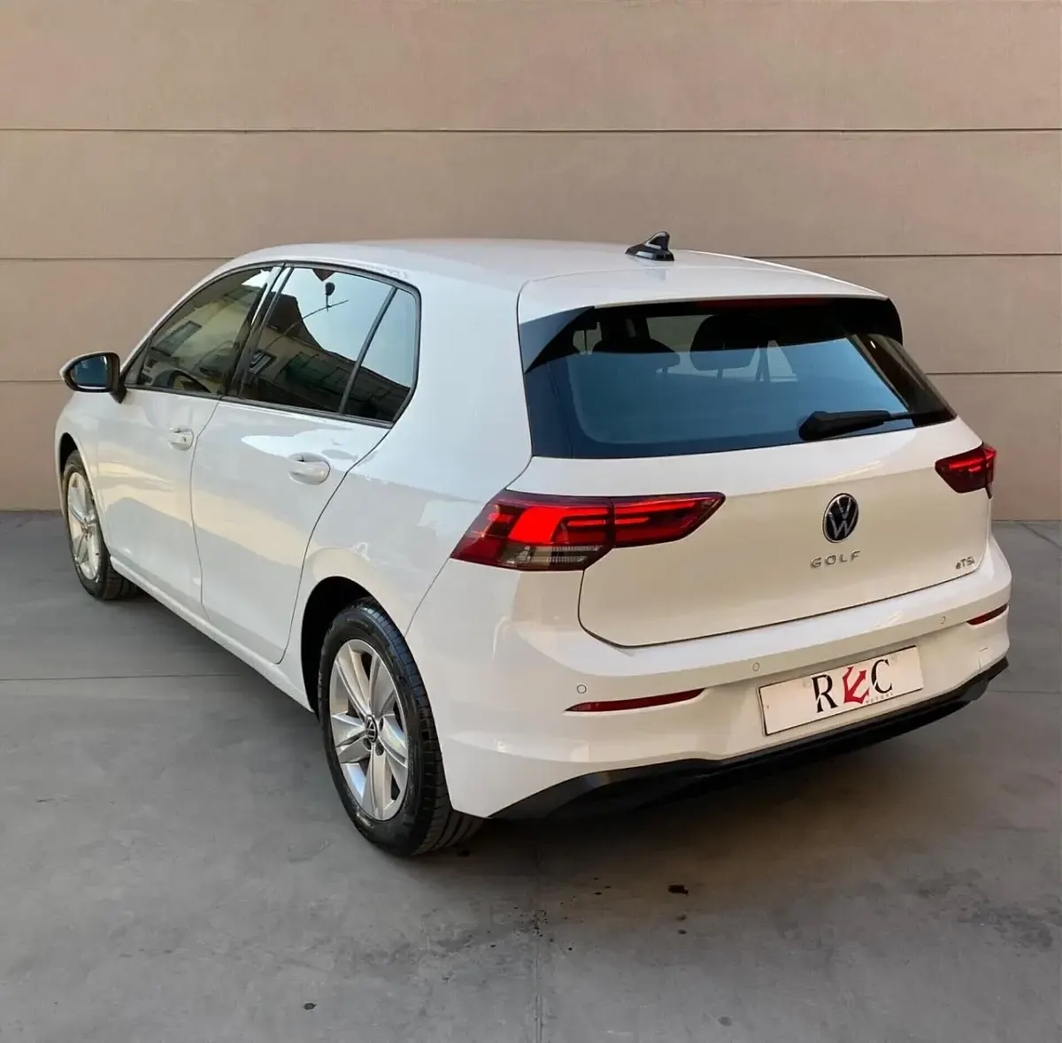 Usata VW Golf VIII Life 110 CV (80 kW) 2022 Bianco Station wagon