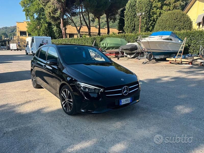 Usata Mercedes B180 136 CV (100 kW) 2022 Nero Utilitaria