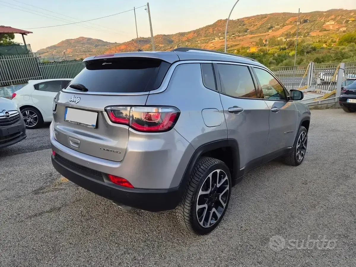 Usata Jeep Compass Limited 170 CV (125 kW) 2018 Grigio SUV