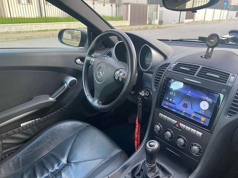 Usata Mercedes SLK200 163 CV (119 kW) 2007 Nero Cabrio