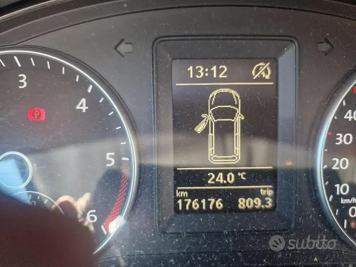Usata VW Touran 105 CV (77 kW) 2014 Nero Monovolume