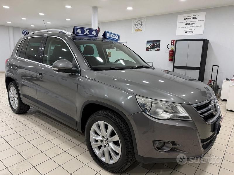 Usata VW Tiguan 140 CV (102 kW) 2011 Grigio SUV