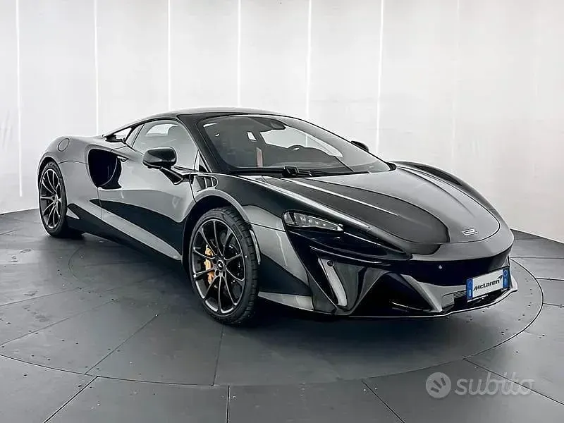 Usata McLaren Artura 700 CV (514 kW) 2026 Coupé