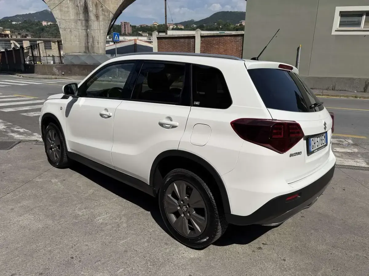 Usata Suzuki Vitara Cool 129 CV (94 kW) 2022 Bianco SUV