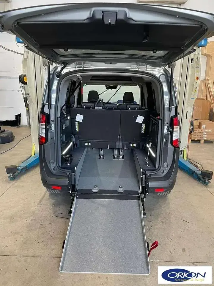 Nuova Ford Courier 2025 Bianco Monovolume