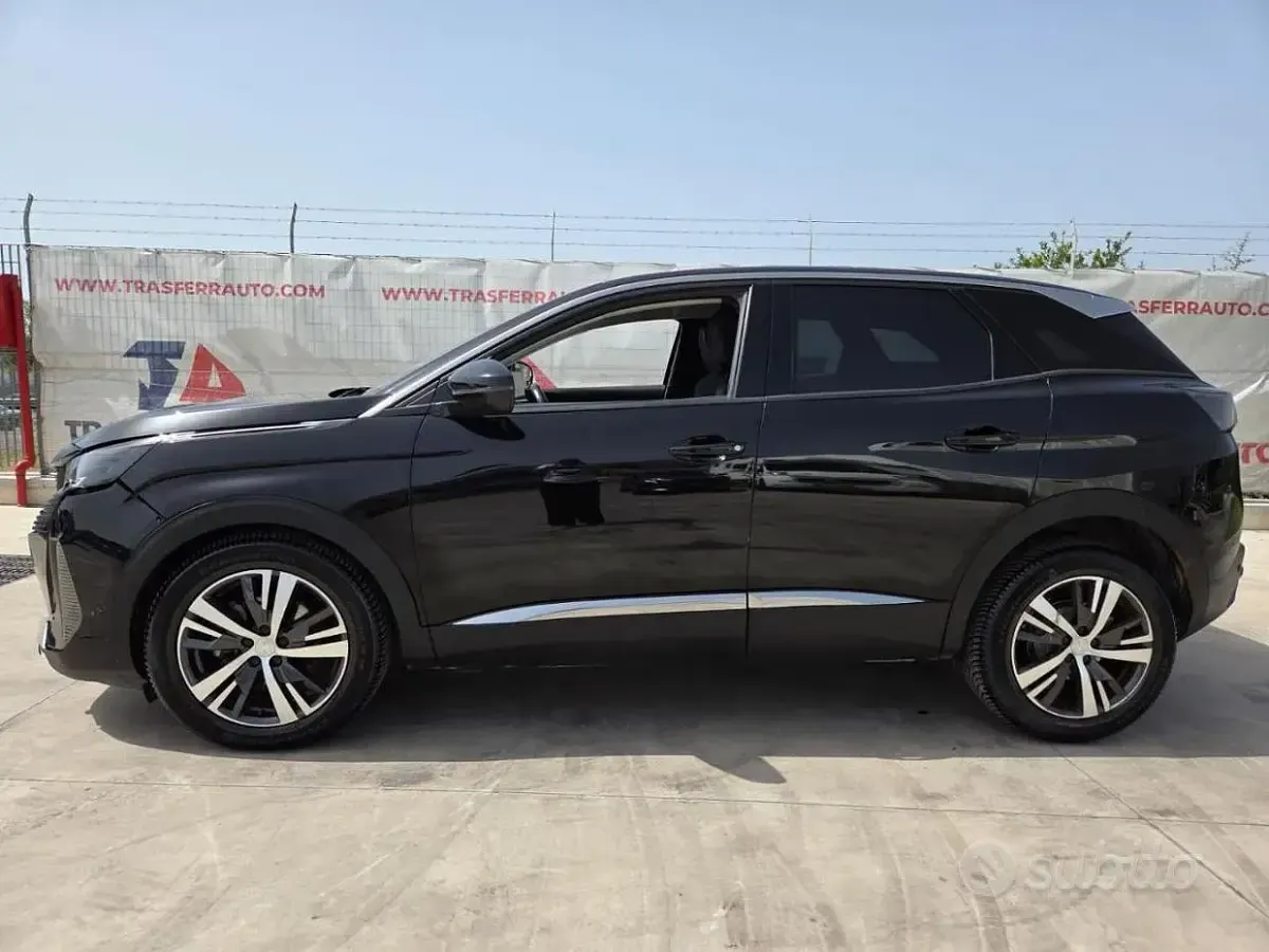 Usata Peugeot 3008 Allure 131 CV (96 kW) 2022 Nero SUV
