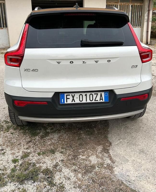 Usata Volvo XC40 150 CV (110 kW) 2018 SUV