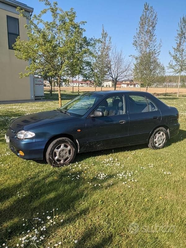 Gebraucht Hyundai Accent 1998 Blau Limousine