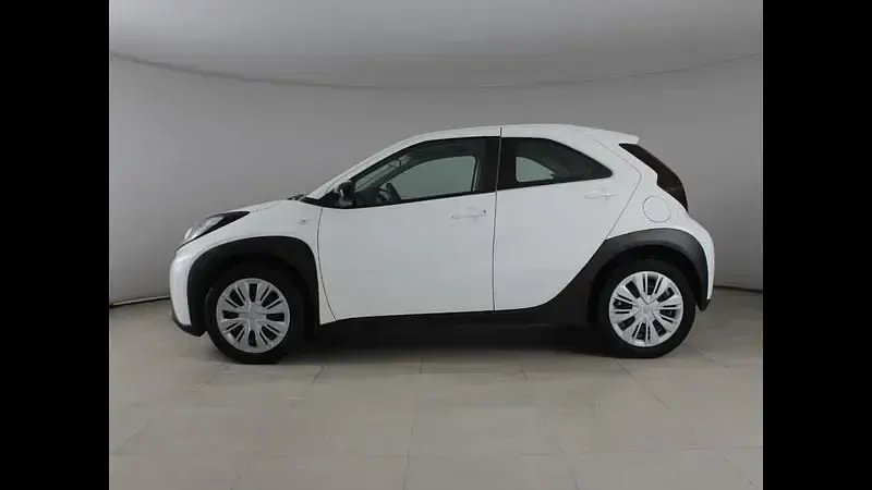 Usata Toyota Aygo X Active 72 CV (52 kW) 2023 Bianco SUV