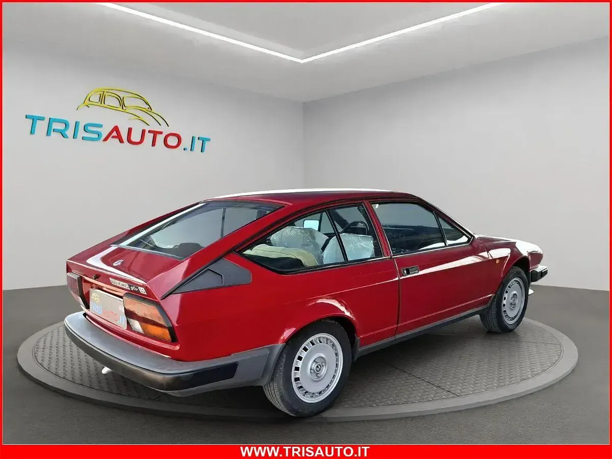 Usata Alfa Romeo Alfetta 130 CV (95 kW) 1982 Utilitaria