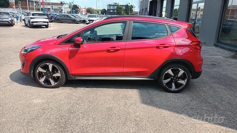 Usata Ford Fiesta Active 125 CV (91 kW) 2021 Rosso Utilitaria
