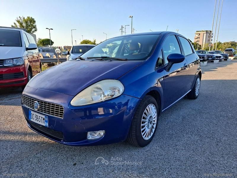 Blu Usata 2006 Fiat Grande Punto Due volumi | 1600 € (Buon prezzo) - Immagine 1/4